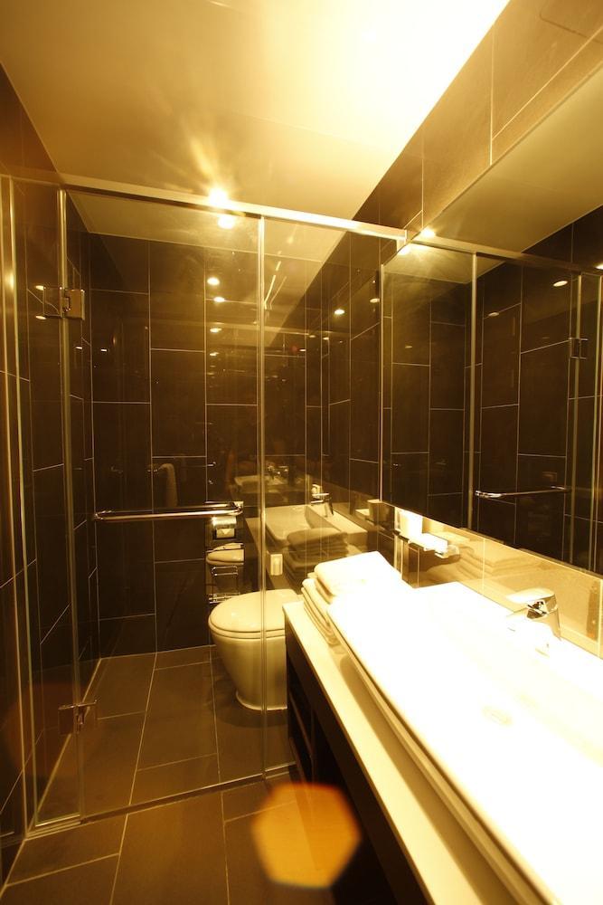 Days Hotel Jeju Seogwipo Ocean Exterior photo
